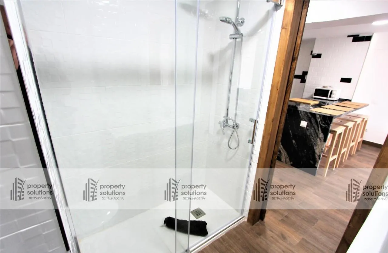 508 Piscis: Mountain-View Apartment with Pool Benalmadena